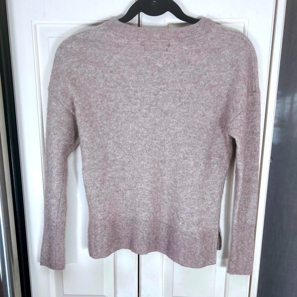 TAHARI 100% Cashmere Sweater Women's M Crew Neck Long Sleeve Pullover beige - Picture 2 of 4